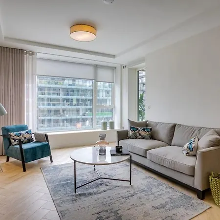 The Benson One By At Дублин